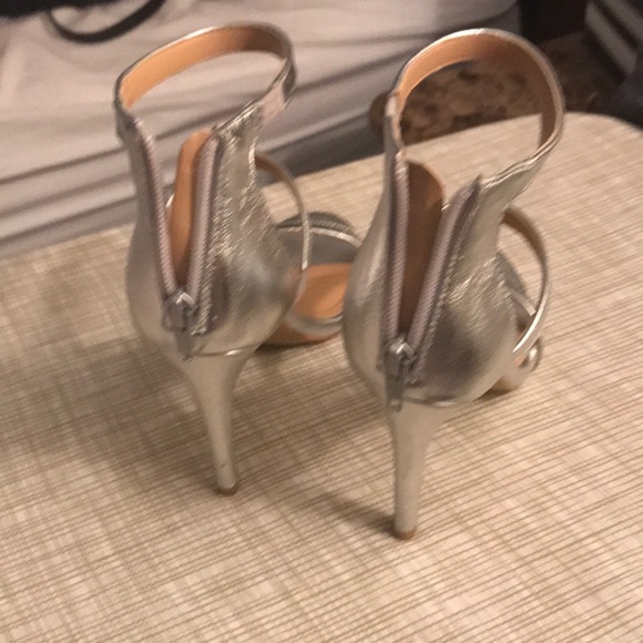 Shoes - Picture 2 of 3